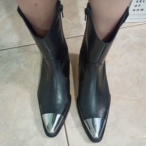 Bronx black leather ankle boots used with square heel size 39