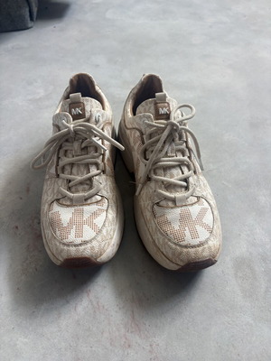 Michael Kors trainers beige with MK monogram, size US 8.5 / EU 39