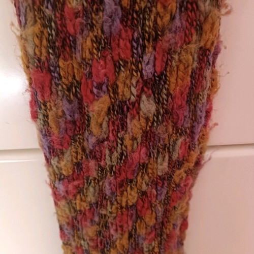 Multicolored scarf used with fringes in very good condition