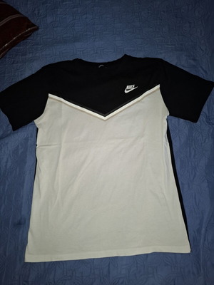 Nike short-sleeve shirt like new, black and white