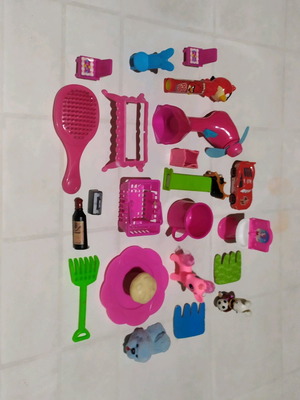 Children's plastic miniature toy set like new