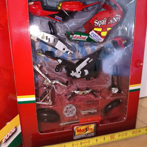 Maisto Diecast Kit Honda RC211V Moto GP 2006 new