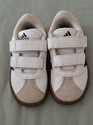 Adidas kids unisex shoes size 23, black and white
