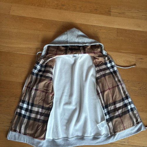 Burberry zip up jacket size M like new gray beige