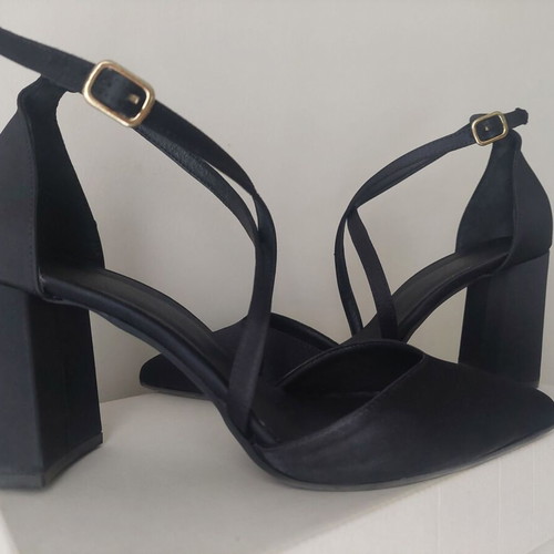Black satin pumps with thick heel and crisscross strap like new, size 38
