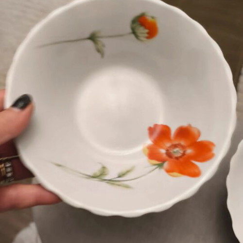 Serving bowls set of 6 like new