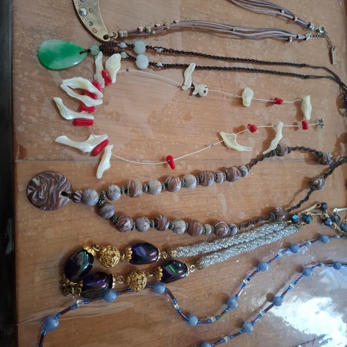 Necklaces pack of 6 like new
