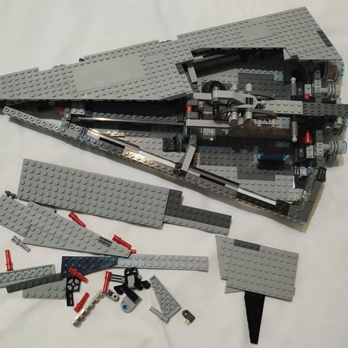 LEGO Star Wars 75055 Imperial Star Destroyer, missing pieces