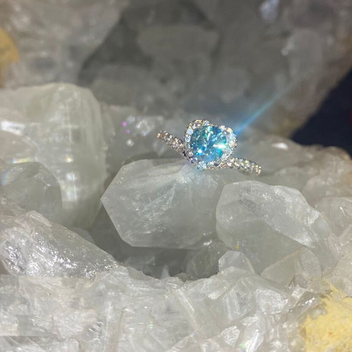 Silver ring with heart-shaped moissanite, size 16mm
