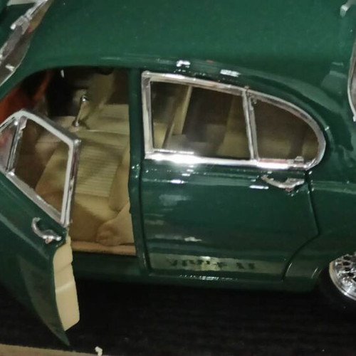 Maisto Jaguar Mark II model car 1959