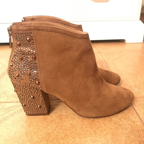 Camel ankle boots used with stones and studs, size 37