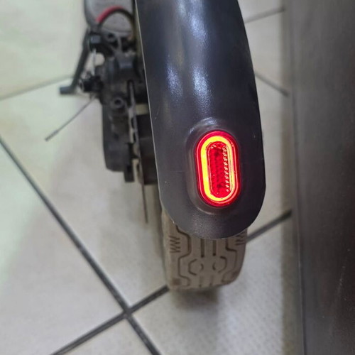 Xiaomi Mi Electric Scooter M365 μεταχειρισμένο με συμπαγή λάστιχα