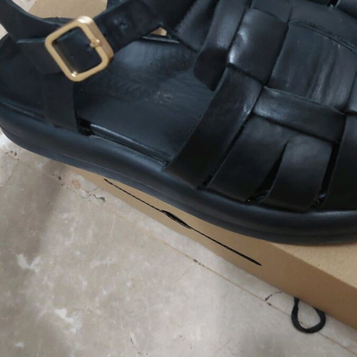 Leather sandals size 37 like new, black