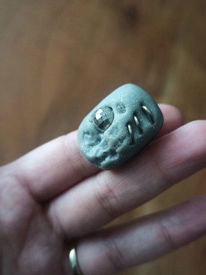Adjustable ring silver with gray stone new