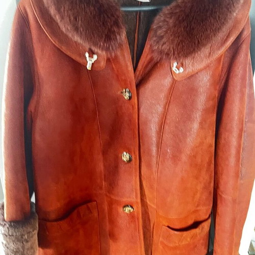 Shearling coat used, XL, brown rust color, fox fur collar