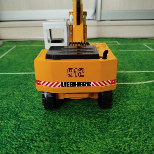 Excavator toy like new