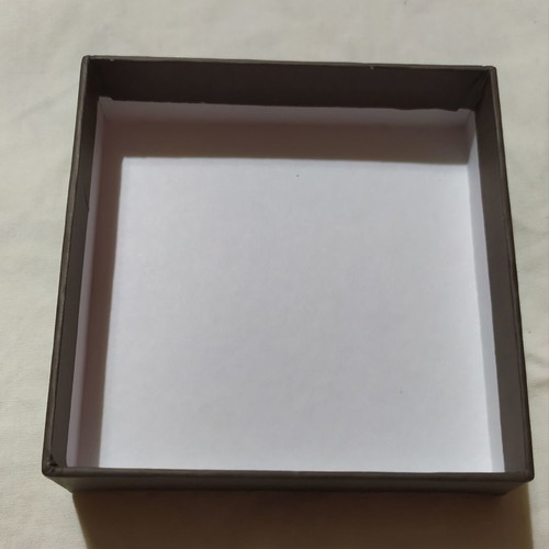 Paper box new 9x9 cm