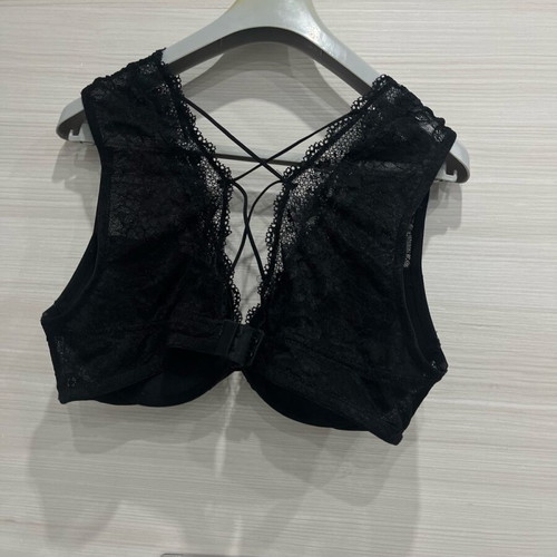 Women's bustier bra 85D black like new with push up and unique design