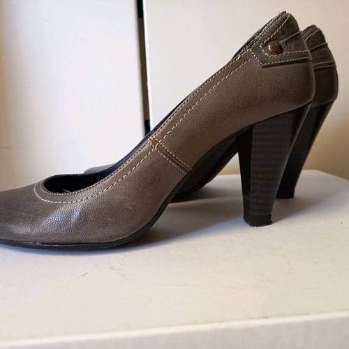 Adam's leather pumps size 38 used