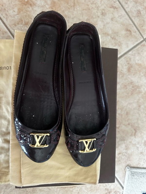 Louis Vuitton ballerinas like new, burgundy patent leather size 38.5