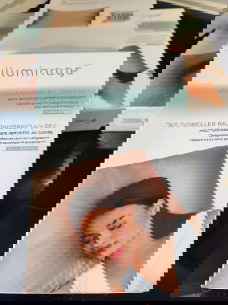 Iluminage Μαξιλαροθήκη Αναζωογόνησης Δέρματος με τεχνολογία αντιγηραντικού χαλκού