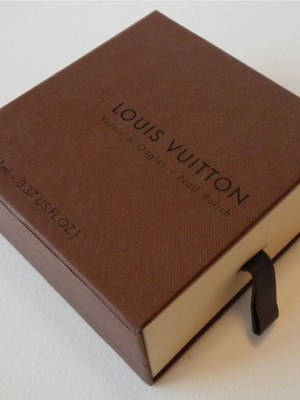 Louis Vuitton βερνίκι νυχιών σετ χρυσό και καφέ