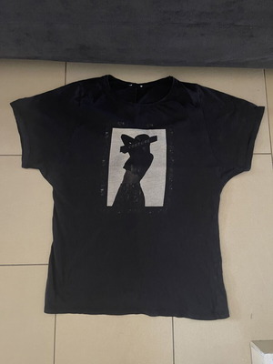 Zara women's t-shirt medium black used, comfortable fit