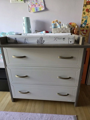Casababy dresser with changing table extension like new