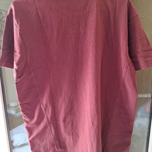 Adidas tshirt burgundy size M, like new