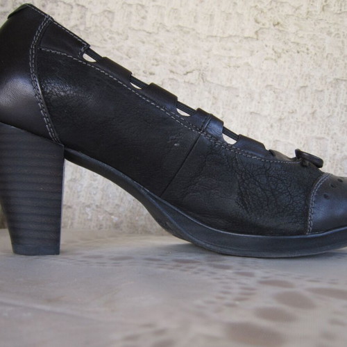 Softwaves leather pumps size 40 like new, black