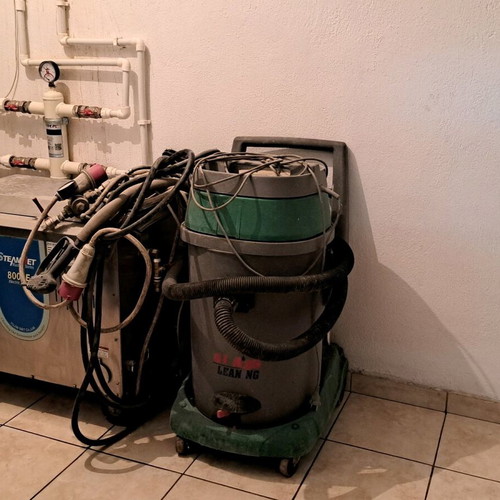 Εξοπλισμός πλυντηρίου αυτοκινήτων σαν καινούργιος