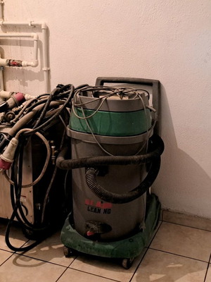 Εξοπλισμός πλυντηρίου αυτοκινήτων σαν καινούργιο