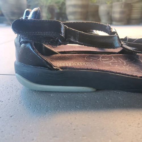 Camper patent leather sandals used, size 37, black