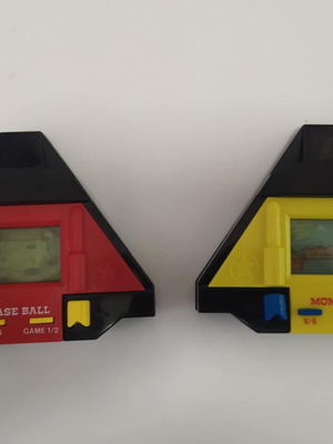 Old functional flip games pack of 2, like new