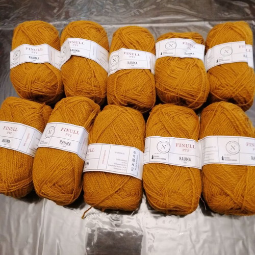 Rauma Pt2 wool yarns new, pack of 37, lightweight and warm