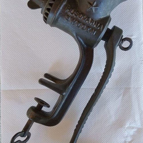 Husqvarna Scandia No1 Meat Grinder used, collectible antique