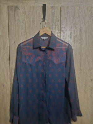Trilogy shirt like new, season S/M