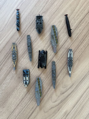 Колекция Micro Machines от 11 винтидж военни кораби и подводници, като нови