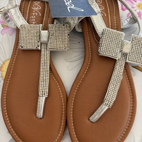 Silver women's sandals with rhinestones and elastic back strap size 36 new