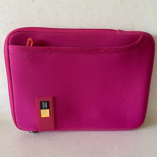 Case Logic tablet case 8” like new