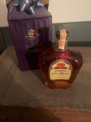 Seagrams Crown Royale Whisky 1957 new