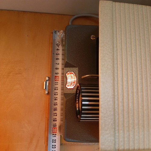 Braun Paximat N12 slide projector like new with case