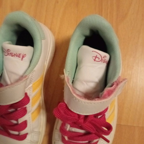 Adidas Disney girls' kids shoes size 28 used