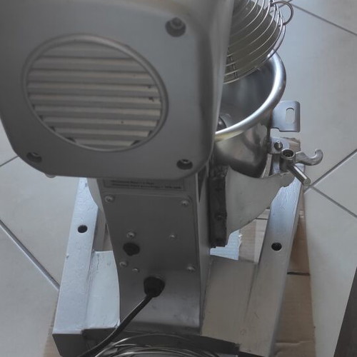 Dynamic 10-Liter B10-GFA Mixer like new with pastry wire and dough hook