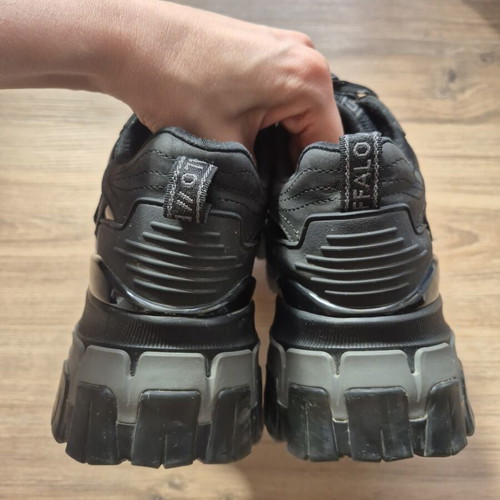 Buffalo Vegan platform sneakers size 38 used, black