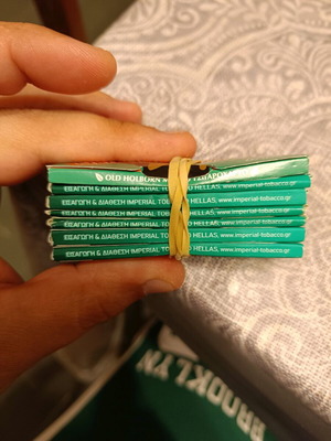 Rizla rolling papers new, Old Holborn