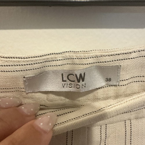 Shorts new beige fabric with side zipper and pockets