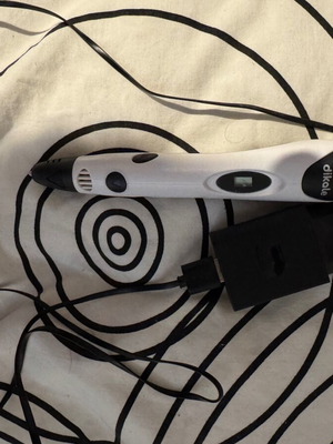 3D Pen Dikale with many filament threads in like new condition