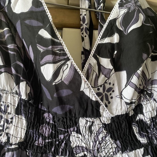 Raxevksy dress like new, black and purple, size S with elastic