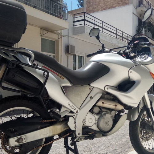 Aprilia Pegaso 650 motorcycle like new, 650 cc, manual transmission